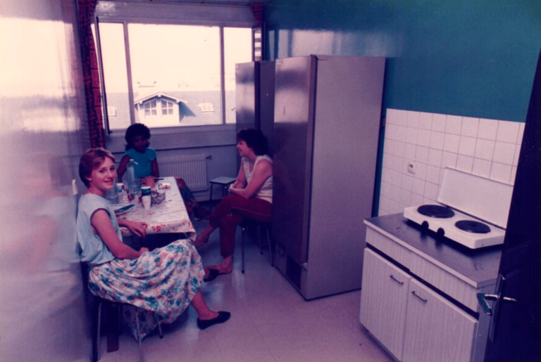 cuisine d'étage du Foyer de Reuilly en 1975